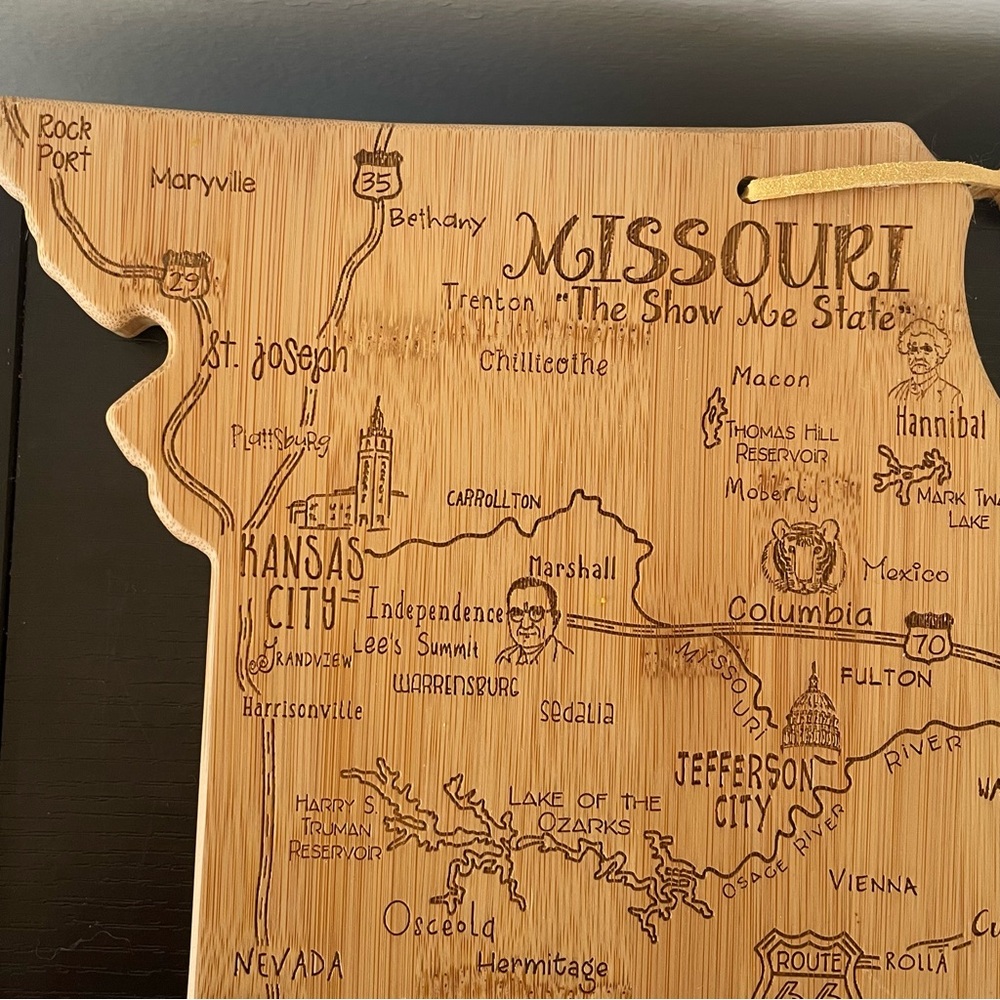 $10 SALE Missouri State Shaped Charcuterie Cutting Board Totally Bamboo - Picture 2 of 10